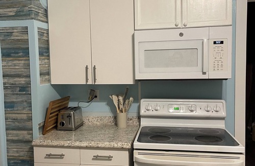 Ely House | The Purple Door -FRESHLY UPGRADED AIR CONDITIONING NOW AVAILABLE-