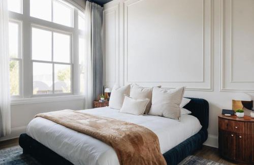 Prospect Hotel | The Purple Martin - The Perch