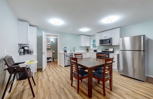 Retsil House | The Quacker Jack | Cozy house in Port Orchard with Gas Fireplace - dog-friendly