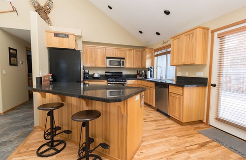 Southwest Bend House | The Quails Nest! SW Bend Custom Family Friendly Home ~ Fire pit ~ Pac Man