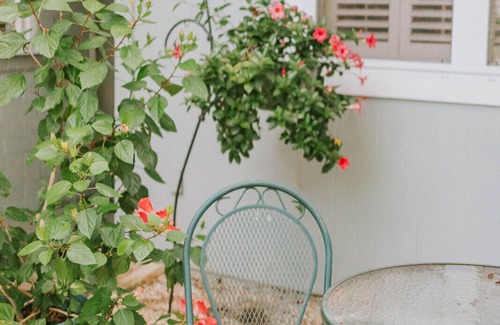 Biloxi Cottage | The Queen Suite - perfect Ocean Springs location only 1 block to Front Beach!