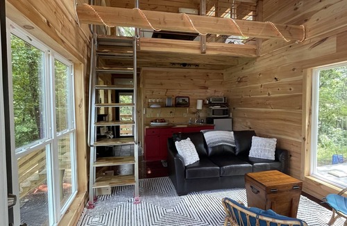 Flintstone Cabin | The Raven Cabin at Bird Hollow, 10 miles from Chattanooga, New Build
