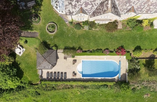 Berrynarbor House | The Rectory, Stunning Views, Pool & Padel Court!