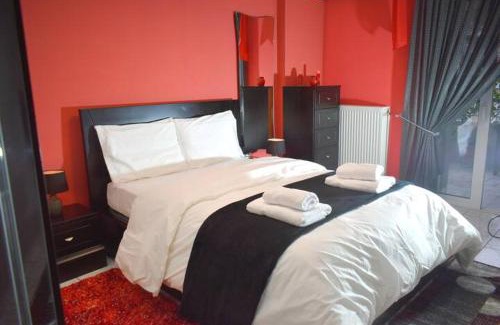 Trikala Apartment | The Red House Δίπλα στον Μύλο των Ξωτικών
