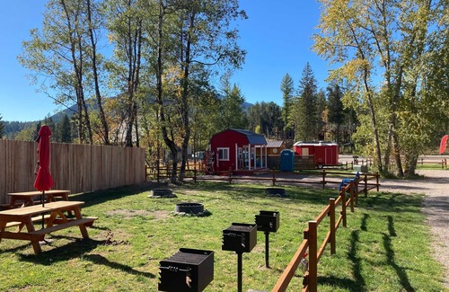Coram Cabin | The Red Station by Glacier - Cabin #9 with AC and laundry