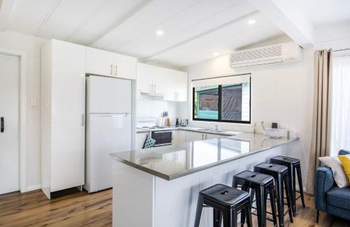 Culburra Beach House | The Relax Shack - Pet Friendly - 8 Mins Walk to Beach