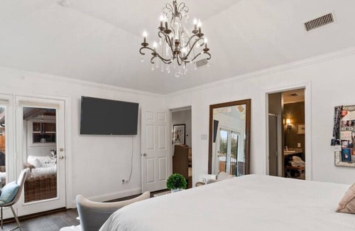 South Arlington House | THE Residence at Seven6 w/Pool+