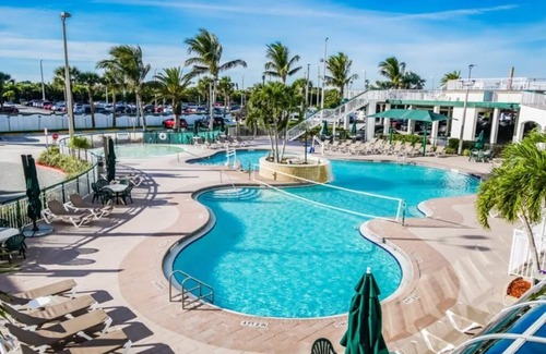 Cocoa Beach Resort | THE RESORT AT COCOA BEACH - Ocean Front