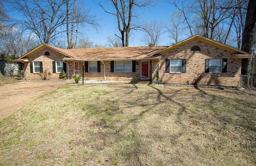 Whitehaven House | The Retreat ~ 5 Mins to Graceland!