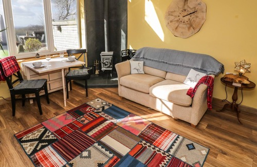 Malvern Cabin | THE RETREAT, country holiday cottage, with a garden in Malvern