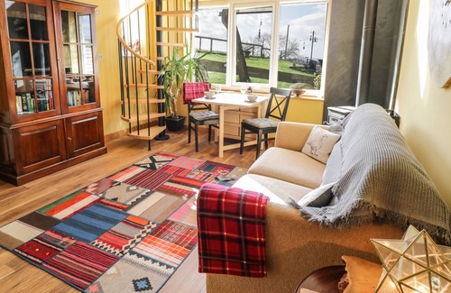 Malvern Cabin | THE RETREAT, country holiday cottage, with a garden in Malvern