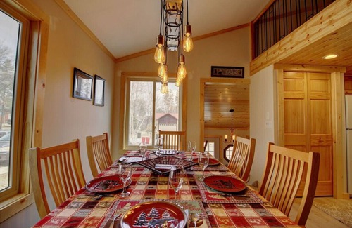 Breezy Point House | The Retreat - Fall colors coming soon! Make your reservation today.