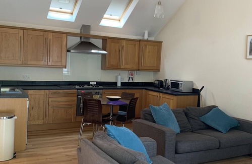 Christchurch House | The Retreat Holiday Home, Christchurch, Dorset. Family and couple friendly.