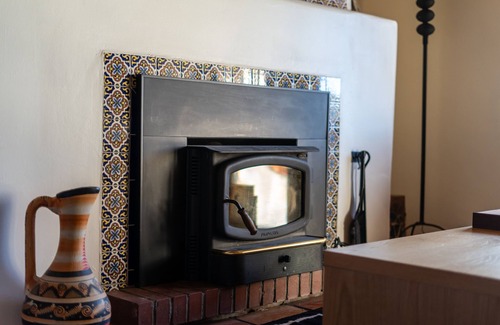 Arroyo Seco Apartment | The Ristra Studio - 15min to Ski Valley