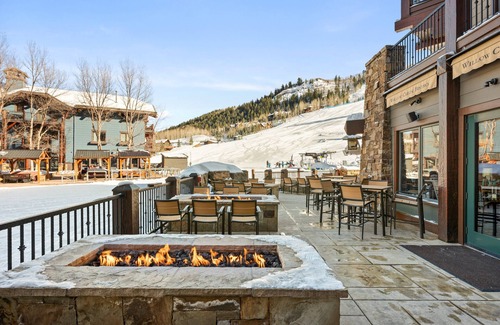 Aspen Condo | The Ritz-Carlton | 2 BR Residence 8409, Mountain/Mall view, Ski-in/Ski-out in Aspen Highlands
