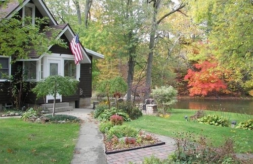Alaska Cottage | The River House of Alaska, Michigan located Southeast Grand Rapids, pet friendly