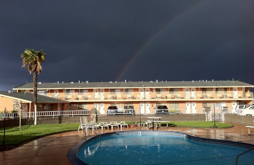 Red Bluff Hotel | The River Inn and Suites