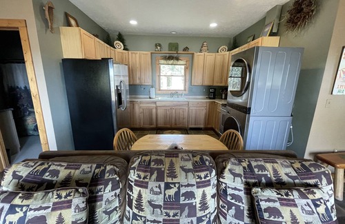 Indian River Cabin | The River's Edge Hot Tub Wi-Fi Riverfront Pet Nature Relax Ski Stargaze Relax!
