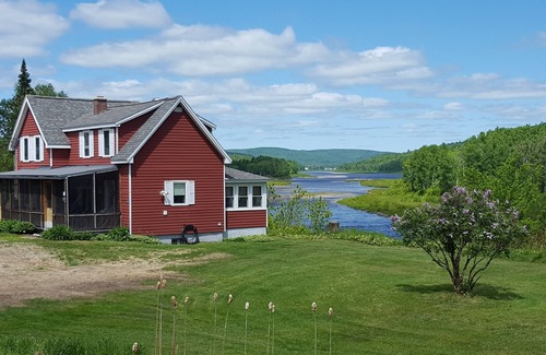 Allagash House | The river's edge in Allagash