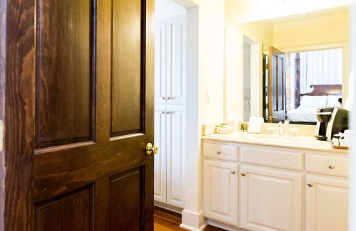 Natchez Hotel | The River Walk Inn - Room 805