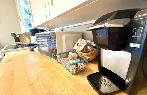 McGregor House | The Riverside Brickhouse- 6 Bedrooms, 2 Bathroom, Riverviews, Grill, AC/Wifi