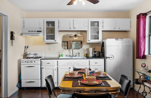 Russellville Apartment | The Riverside Cottage