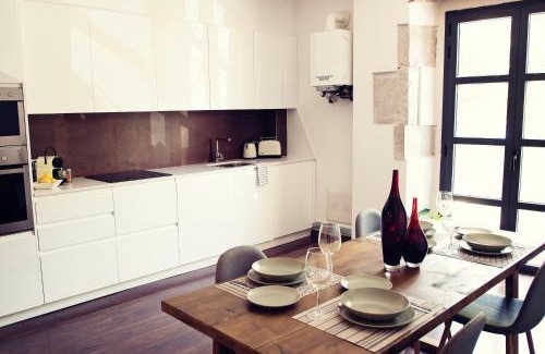 Pedret Apartment | THE RIVERSIDE LODGE Cozy and spacious apartment
