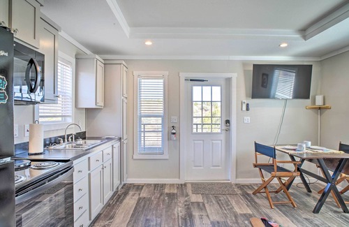Tyrone House | ‘The Roadrunner’ - Silver City Oasis w/Views!