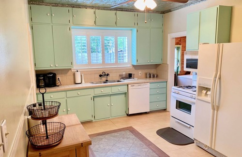 Caldwell House | The Rose Marie in Downtown Caldwell