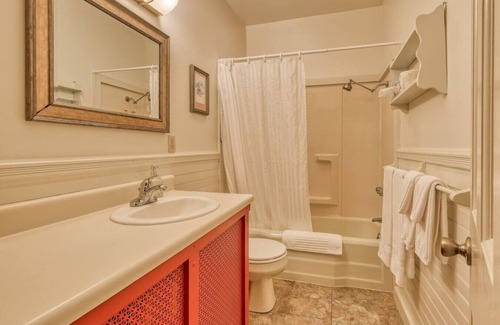 Stonington Hotel | The Roseway - Inn on the Harbor