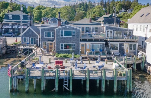 Stonington Hotel | The Roseway - Inn on the Harbor