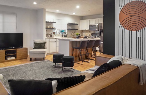 Greenfield House | The Rosie Roots - Cozy Pet Friendly House