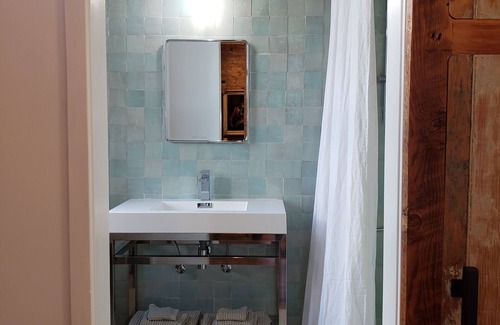 Waitsburg Hotel | The Royal Block - Room 6
