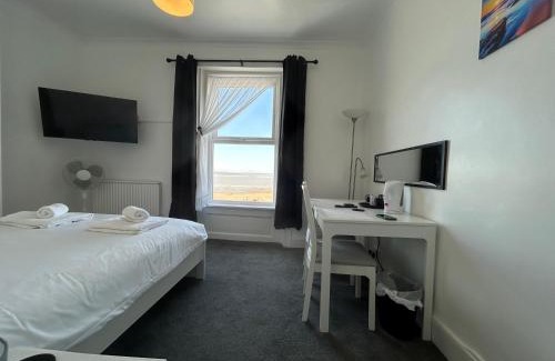 Burnham-on-Sea Hotel | The Royal Clarence Hotel (on the Seafront)