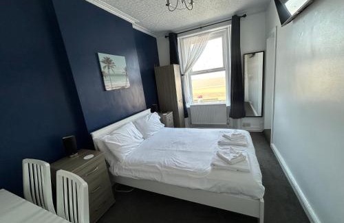 Burnham-on-Sea Hotel | The Royal Clarence Hotel (on the Seafront)