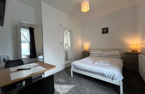 Burnham-on-Sea Hotel | The Royal Clarence Hotel (on the Seafront)