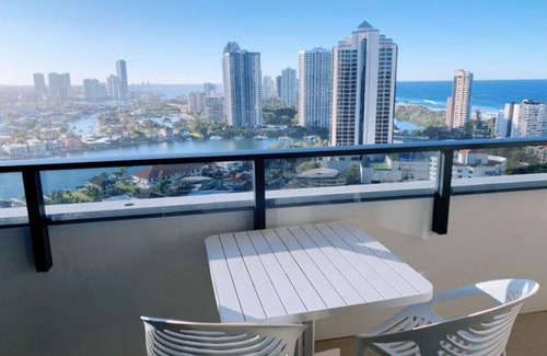Surfers Paradise Apartment | The Ruby Retreat Surfers