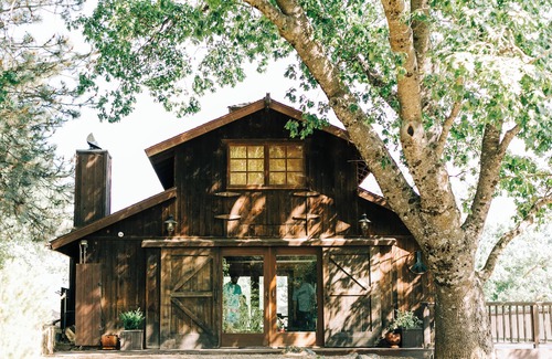 Julian House | The Rustic Barn at Sacred Mountain: Vintage Barn, Stargazing, Spa, Volcan Mtn.