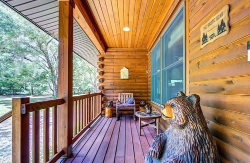 Crystal River Cabin | The Rustic Bear Cabin in the woods, Fire pit, Springs, Beach, 1.16acre of Peace.