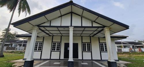 Kampung Ketapang House | The Saddle Resort