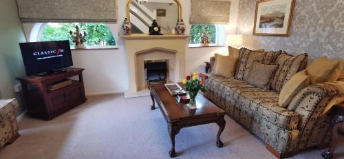 Grimsby House | The Saddlery Holiday Cottage - Near Wolds And Coast