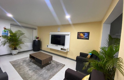 Guayabal House | THE SAFE AND QUIET YELLOW HOUSE