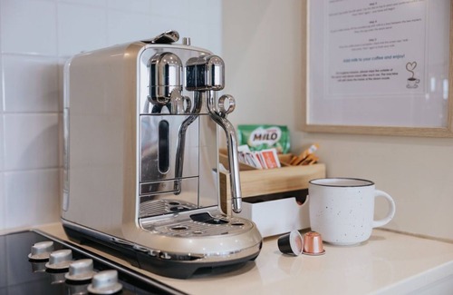 Encounter Bay Apartment | The Salty Seagull - ocean view luxe by the beach! 3BR 2B + so many extras.