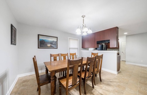 Southeast Raleigh House | The Sanctuary Downtown >5mi to Downtown & Union Park