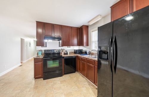 Southeast Raleigh House | The Sanctuary Downtown >5mi to Downtown & Union Park