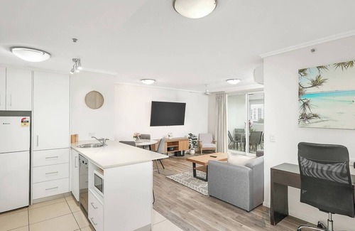 Cairns Central Business District Apartment | The Sand Dollar Central Cairns Chic Studio