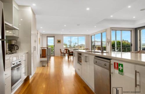 Long Beach Apartment | The Sandcastle
