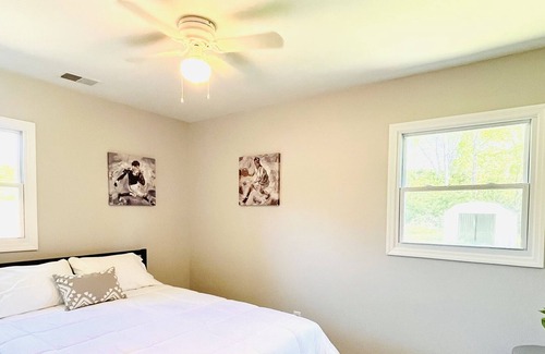 Athens House | The Sanford house/East Athens! 10 mins to town! PETS! Weekly discounts! MASTER!