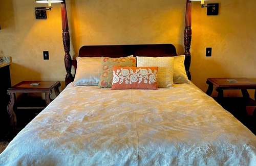 Tri-Cities Ski Chalet | The Santina Suite a Tuscany inspired space providing a relaxing retreat.