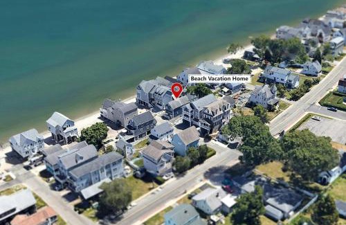 Devon House | The Sapphire Sandbar Beach House